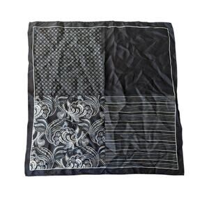Four frame silk pocket square Black and silver/gray
